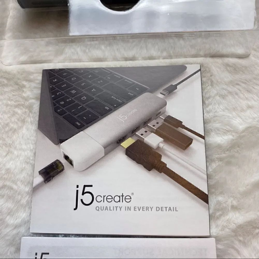 J Create Ultra Drive Minidock For Surface Pro 7 - Picture 5 of 11